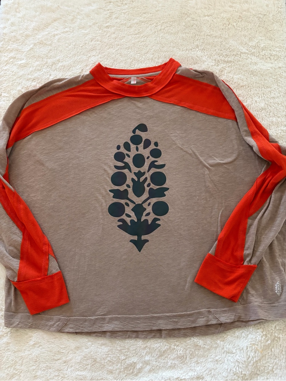 Free people long sleeve logo tee
